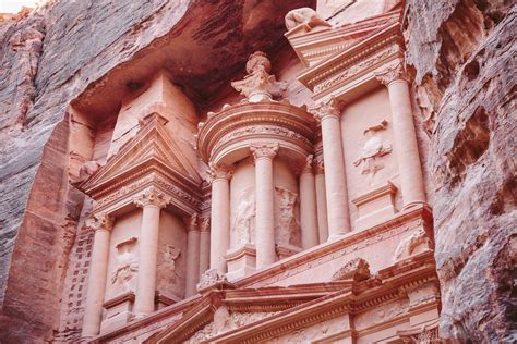 How To Travel 7 Tips For A Visit Of Petra Thetravelblogat