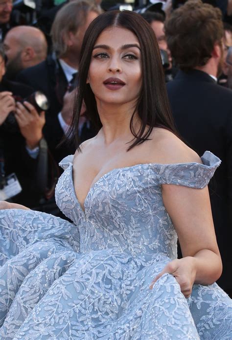 Sexy Bollywood Celebrity Pictures Aishwarya Rai Bachchan Looks