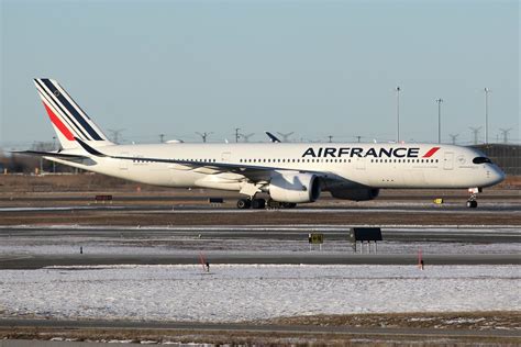 Air France ( Saint Denis De La Reunion) FHTYC  Airbus A350…  Flickr
