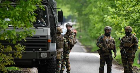 Beelden wapendepot vermiste militair jürgen conings gelekt. La voiture de Jürgen Conings présentait un risque d ...