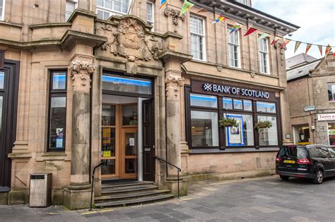 The bank of ireland is the oldest bank in ireland. Police investigate damage to Bank of Scotland window | The ...