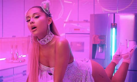 Ariana grande's engagement ring is a striking 5 carat colorless oval with a stunning elongated 1:45 ratio and top vs clarity, she explained. Ariana Grande "7 Rings" Video: Watch It Here