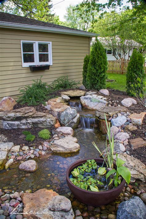 All the perks of a garden waterfall without the maintenance involved with pond ownership. Choosing the Perfect Water Feature for Your Yard ...