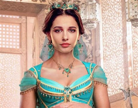 Aladdin Is Taken By Naomi Scott S Beauty As Jasmine Story Viewer