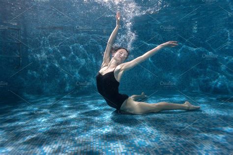 Woman Shows Beautiful Poses Underwater Underwater Poses Reference