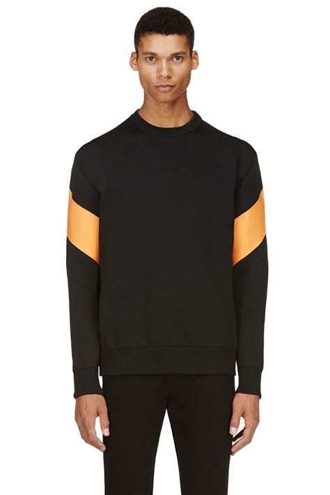 Dit artikel valt een maat groter uit, wij adviseren om een maat kleiner te nemen. Givenchy Black Wrap_around Panel Sweater | Sweaters, Black ...