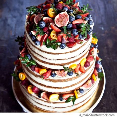 Zutaten für personen rezept mit bild: Torte zur Hochzeit mit Obst und Beeren 3 Etagen ...