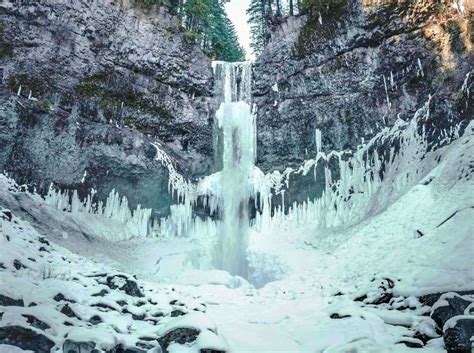 This Waterfall Near Vancouver Has Frozen Over And It Looks Magical