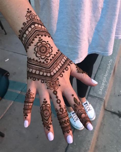 Looking For The Best Henna Designs Scroll Through Our List Simple