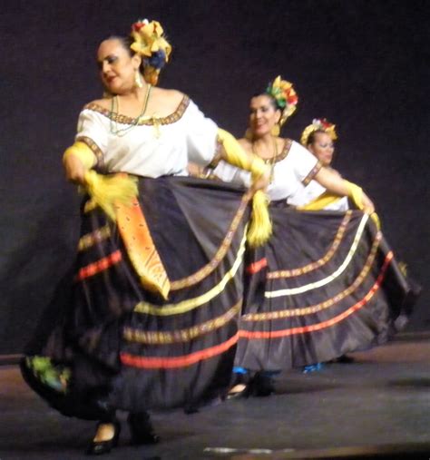 Ropa De Danza Mexico Pardo