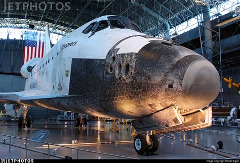 Discovery Dominating The James S Mcdonnell Space Hall At Udvar Hazy Ov