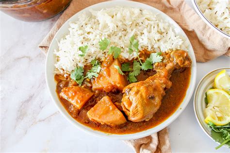 Chicken Ka Salan Pakistani Chicken Curry Recipe The Spice Mess