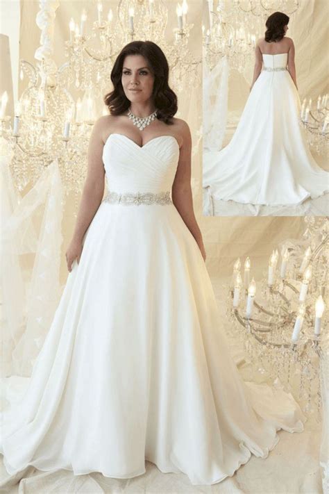 Cozy 8 Fall Plus Size Wedding Gowns Ideas For Comfortable Bride