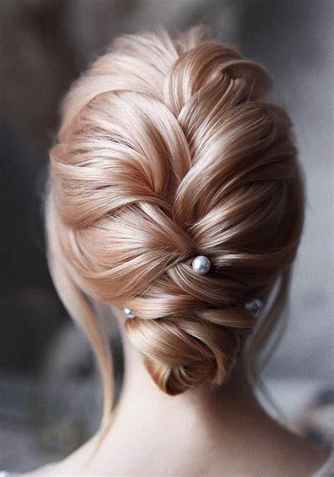 20 Trendy Low Bun Wedding Updos And Hairstyles 2023