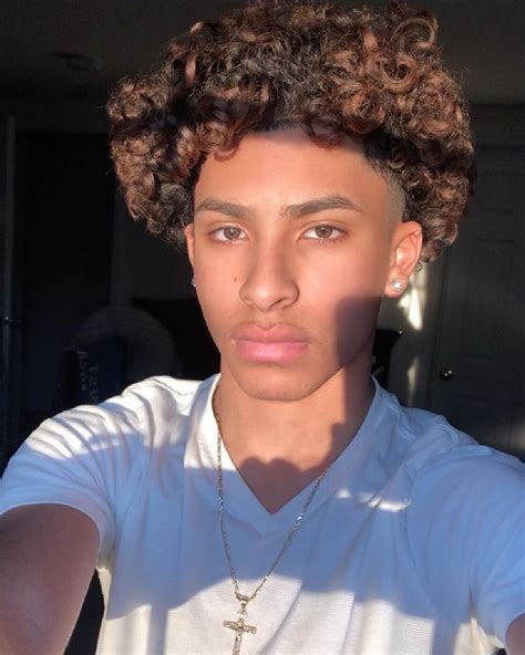 𝒜𝓃𝓉𝓉𝓉𝓎𝒷 On Instagram Sunkissed🥵 Boys With Curly Hair