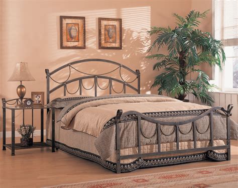 Whittier Queen Iron Bed With Rope Detail From Coaster 300021q