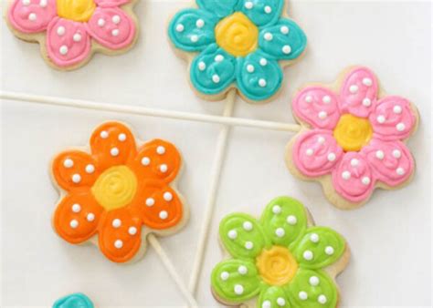 Sugar Cookie Flowers 10 Ideas From Somewhat Simple