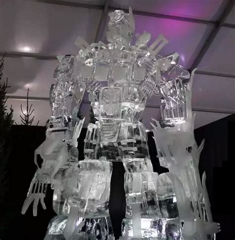 Top 10 Amazing And Unusual Ice Sculptures