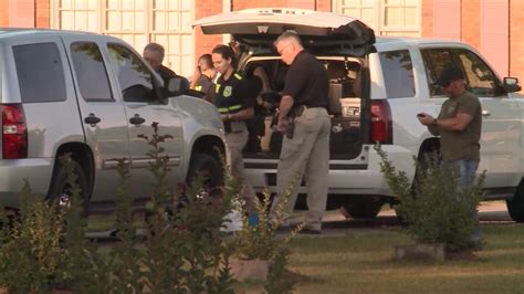 Keep a jail docket noting the details of each warrant or mittimus of any person placed in the county jail. 3 dead after double-murder suicide in Lamar County, sheriff says | 11alive.com