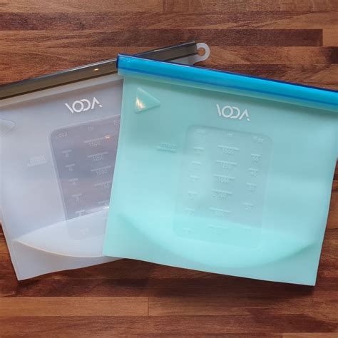 We all know that we can use ziplock bags to store food, but they're actually much more versatile than that. Jual VODA Silicon Ziplock Bag 1.5L | kotak wadah makan ...