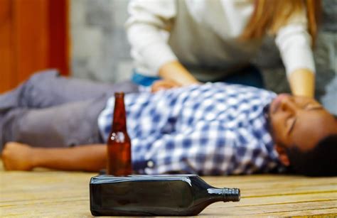 Alcohol Poisoning Symptoms Complications Risk Factors Tests And Treatments