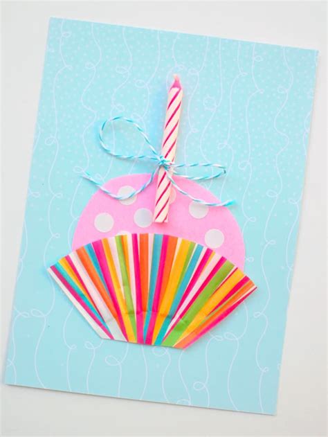 The tip junkie} cuz love to promote talented women through their creative products and diy tutorials. Cute Cupcake DIY Birthday Card - DIY Candy