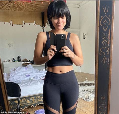 Lily Allen Showcases Her Enviable Figure As She Plays With Her Phone In