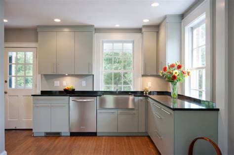 Accentuate this simple cabinet style to best advantage in a modern or contemporary kitchen with the right pulls or latches. Picking a Kitchen Cabinet Style Is Challenging - Home Tips ...