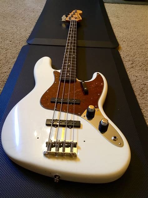 Fender Flea Jazz Bass Review And Compare