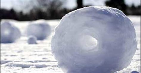 Snow Rollers Nifty Snow Phenomenon Right Here In Indiana Mundane