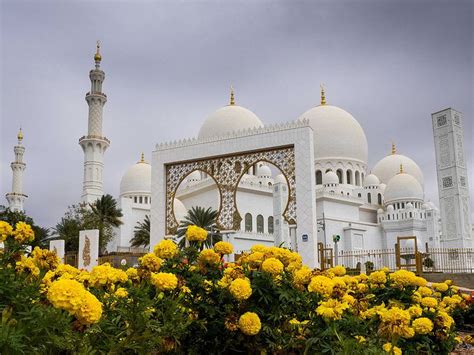 10 Incredible Abu Dhabi Landmarks Historic Forts Museums And
