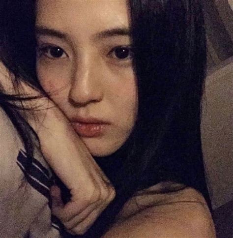 Ullzang Girls I Love Girls Kpop Girls Pretty Asian Selfie Poses Korean Actresses Crystals