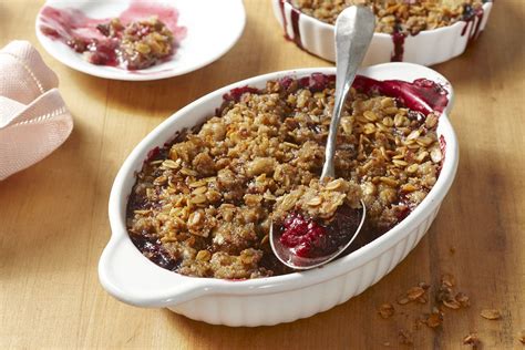 Some of my friends can eat just a salad for lunch or dinner and be completely satisfied… but that has never been me! Granola Mixed Berry Crisp | Berry crisp recipe, Mixed ...