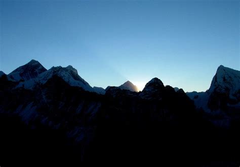 Zdjęcia Himalaje Szczyt Gokyo Ri Cień Wielkiej Góry Makalu Nepal