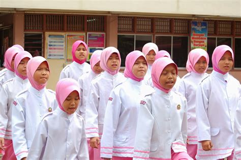 7.1 sksb drill/marching team (kawad kaki) 7.2 sksb's nasyid team sksb also are aiming to compete in english, mathematics, kajian tempatan/sivik (local. BLOG RASMI: Pertandingan Kawad Kaki