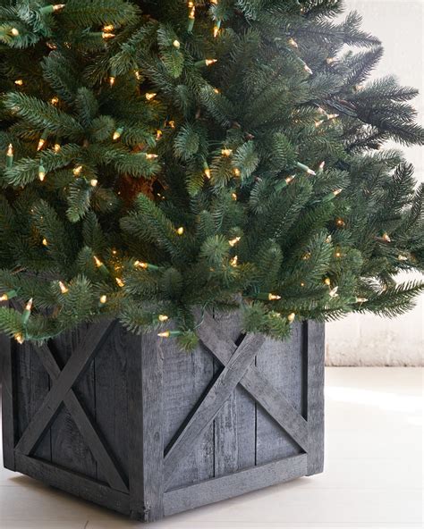 30 Rustic Christmas Tree Box Stand Decoomo