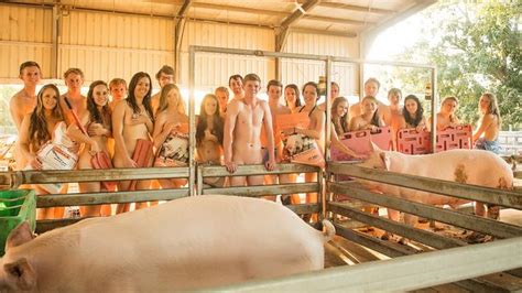 James Cook University Veterinary Students Nudie Calendar Launches
