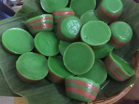Bubur jagung, bubur pulut it e, kueh taik itik, koleh ubi kayu, sira pise, sira labu, pengat pise, jeput driye, sagupal, beke. PATYSKITCHEN: KUE LAPIS BERAS MANGKOK