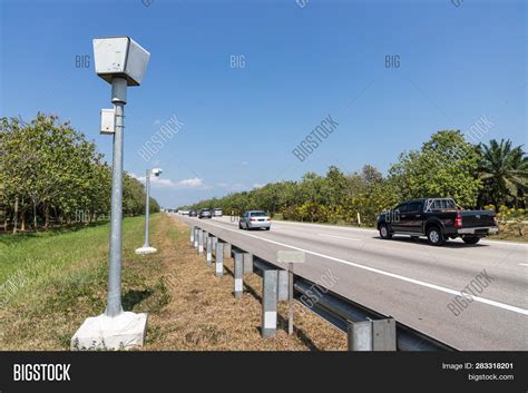 Semak saman trafik merupakan aplikasi pengguna android untuk mengetahui info bagaimana untuk mengetahui bilangan dan jumlah saman yang anda terima.<br><br>aplikasi ini hanyalah alternatif untuk pihak kami berkongsi info berkaitan semakan saman dan cara membuat pembayaran.<br><br. Speed Trap Image & Photo (Free Trial) | Bigstock