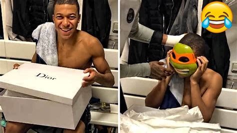 Like page nếu bạn quan tâm mbappe. TIẾT LỘ: Ở PSG, Neymar và Mbappe chẳng ưa gì nhau | Goal.com