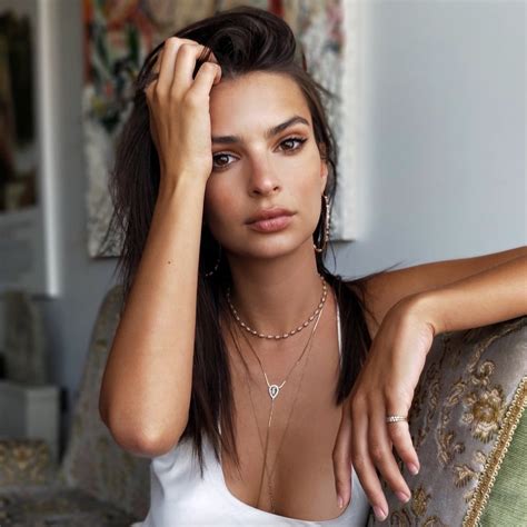 Who Is Emily Ratajkowski Biography Weight And Height Emrata