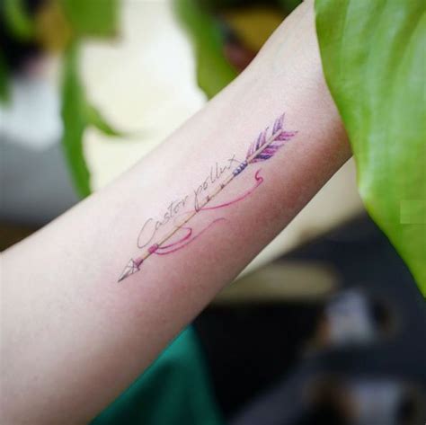 They are known to be optimistic, passionate, and spontaneous, and love to be the center of attention. Pin by Vita Asmara on TATTOO | Arrow tattoos for women, Arrow tattoos, Tattoos for women