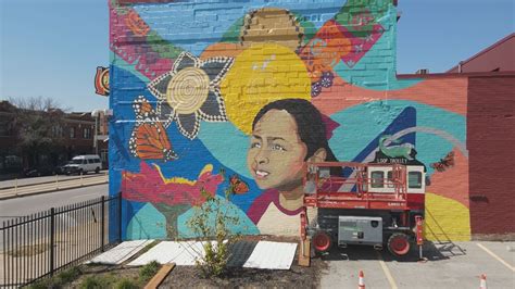 Hispanic Artists Create Mural In St Louis For Heritage Month