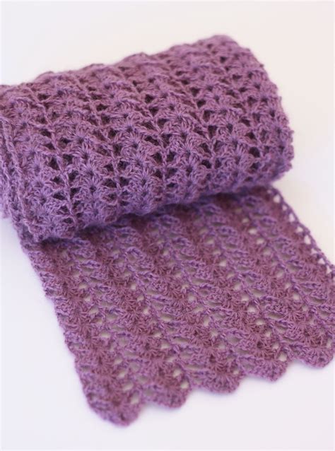 Guide To Easy Crochet Scarf Patterns