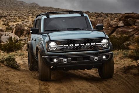 2021 Ford Bronco Vs 2020 Land Rover Defender Which Is Better