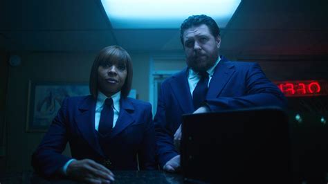 Netflix has released a new promo for the upcoming the umbrella academy, giving us a closer look at the show's main villains hazel and cha cha. Netflix's Umbrella Academy: What Happened to Hazel and Cha ...