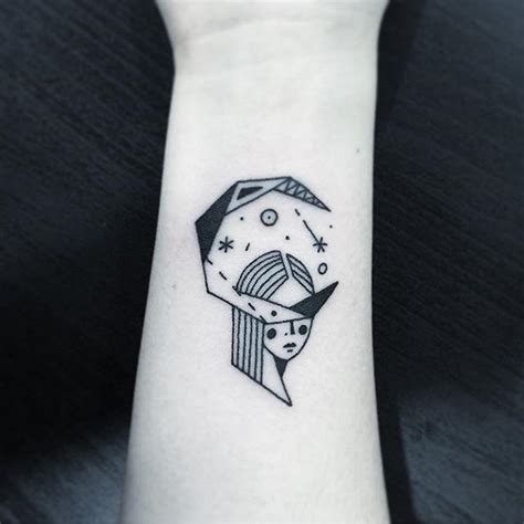 Diese atemberaubenden gravuren schaffen eine verbindung zum besten freund des menschen. 75 Mond Tattoos: Neumond, Vollmond und Mondsichel