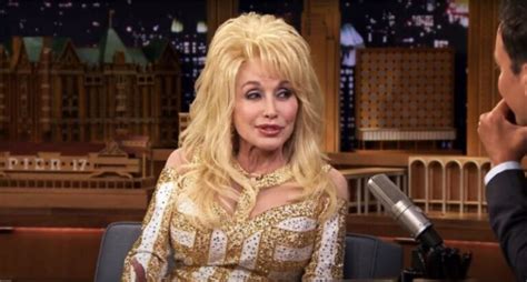 This Is What Dolly Parton Looks Like Without A Wig Fans Were Amazed