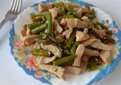 Стручковая фасоль с курицей: нежная курица с фасолью делают это блюдо Картинка - Стручковая фасоль с курицей: нежная курица с фасолью делают это блюдо