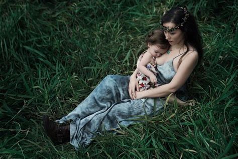 15 Ethereal Intimate Portraits Of Breastfeeding Mothers Huffpost
